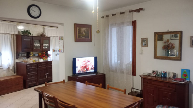 PIEVE DI CURTAROLO- In zona tranquilla e verdeggiante, soluzione indipendente con ingresso privat...