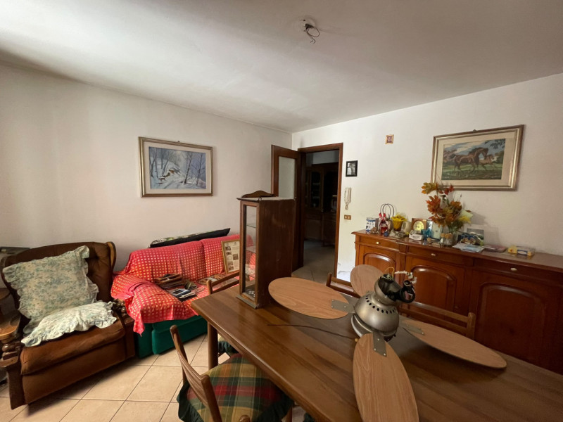 PIEVE DI CURTAROLO- In zona tranquilla e verdeggiante, soluzione indipendente con ingresso privat...