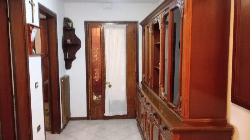 PIEVE DI CURTAROLO- In zona tranquilla e verdeggiante, soluzione indipendente con ingresso privat...