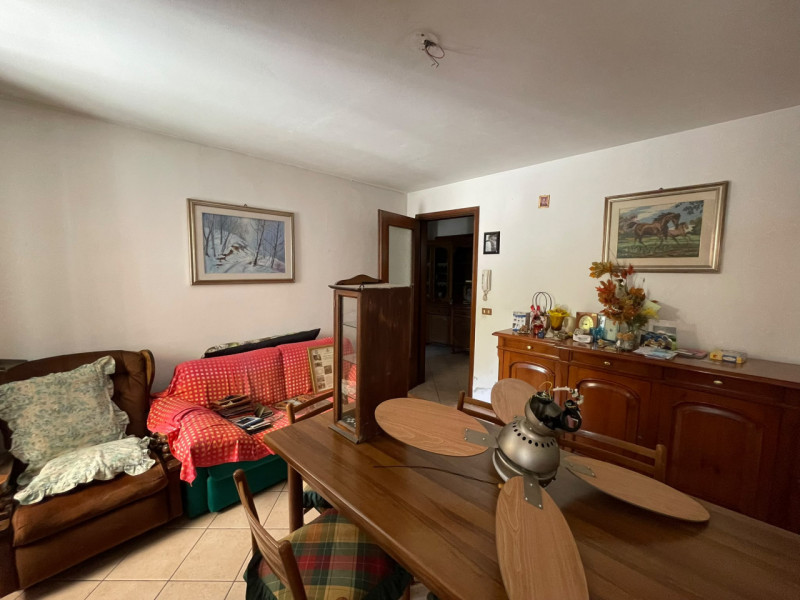 PIEVE DI CURTAROLO- In zona tranquilla e verdeggiante, soluzione indipendente con ingresso privat...