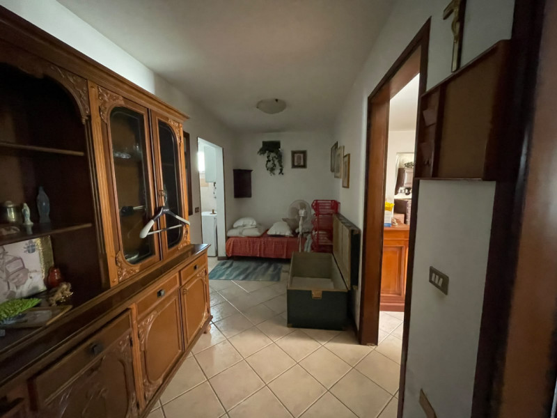 PIEVE DI CURTAROLO- In zona tranquilla e verdeggiante, soluzione indipendente con ingresso privat...