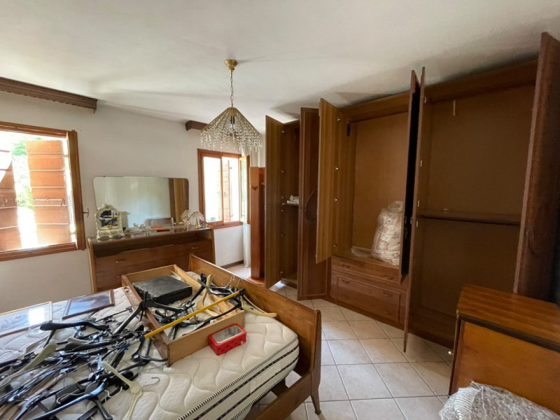 PIEVE DI CURTAROLO- In zona tranquilla e verdeggiante, soluzione indipendente con ingresso privat...