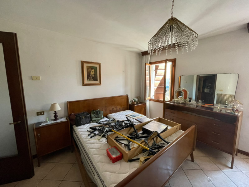 PIEVE DI CURTAROLO- In zona tranquilla e verdeggiante, soluzione indipendente con ingresso privat...