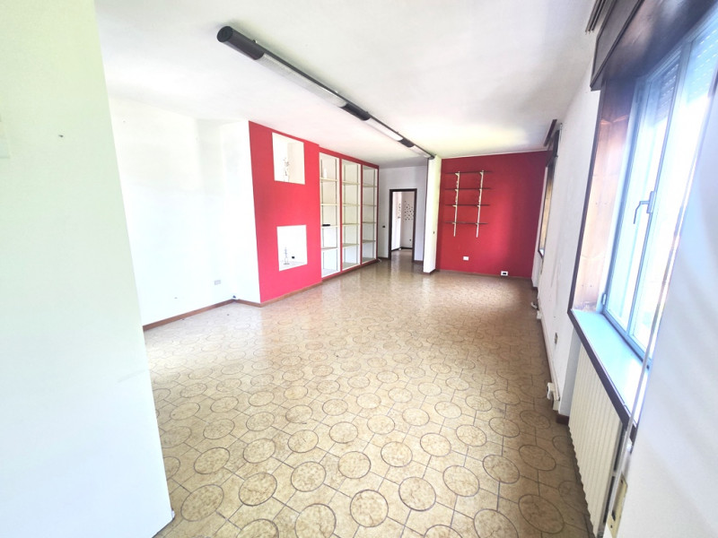 Padova:ZAI, Affittasi, Ufficio è al piano primo, con ingresso autonomo, dotato di :ingresso, uffi...