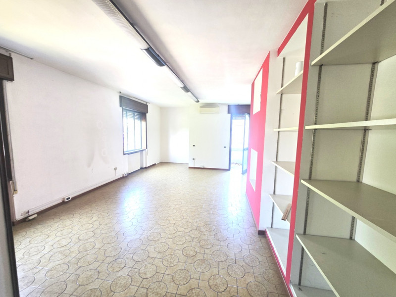 Padova:ZAI, Affittasi, Ufficio è al piano primo, con ingresso autonomo, dotato di :ingresso, uffi...