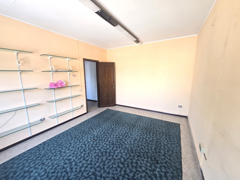 Padova:ZAI, Affittasi, Ufficio è al piano primo, con ingresso autonomo, dotato di :ingresso, uffi...