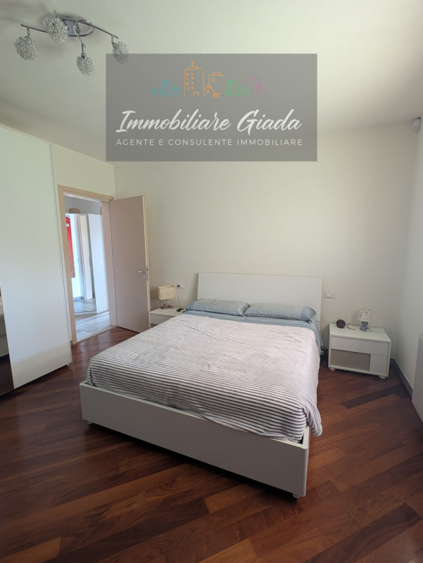 Vendiamo splendida casa singola completamente ristrutturata nel 2016, pensata per garantire il ma...