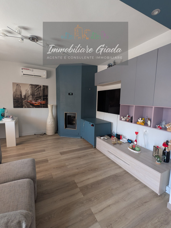 Vendiamo splendida casa singola completamente ristrutturata nel 2016, pensata per garantire il ma...