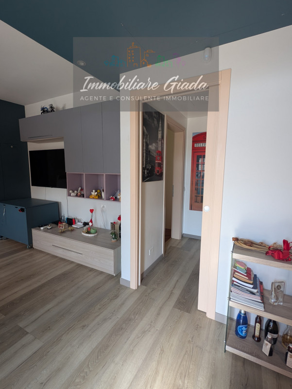 Vendiamo splendida casa singola completamente ristrutturata nel 2016, pensata per garantire il ma...