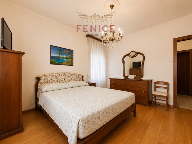 Noi di Fenice Immobiliare proponiamo una splendida schiera di testa indipendente con scoperto pri...