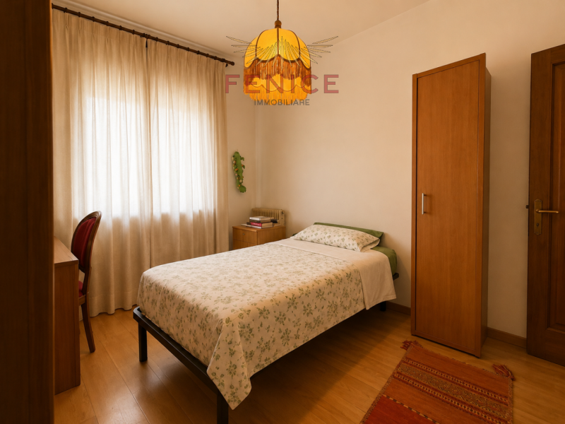 Noi di Fenice Immobiliare proponiamo una splendida schiera di testa indipendente con scoperto pri...