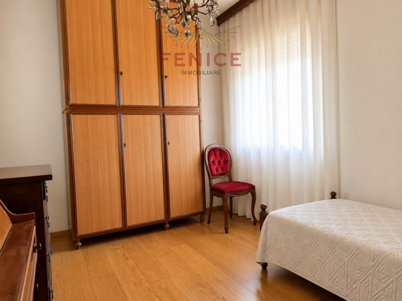 Noi di Fenice Immobiliare proponiamo una splendida schiera di testa indipendente con scoperto pri...