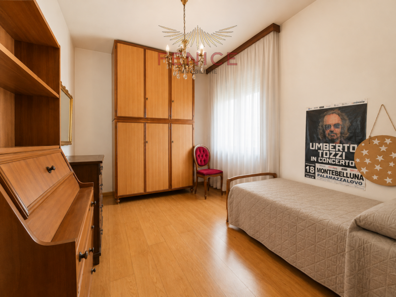 Noi di Fenice Immobiliare proponiamo una splendida schiera di testa indipendente con scoperto pri...