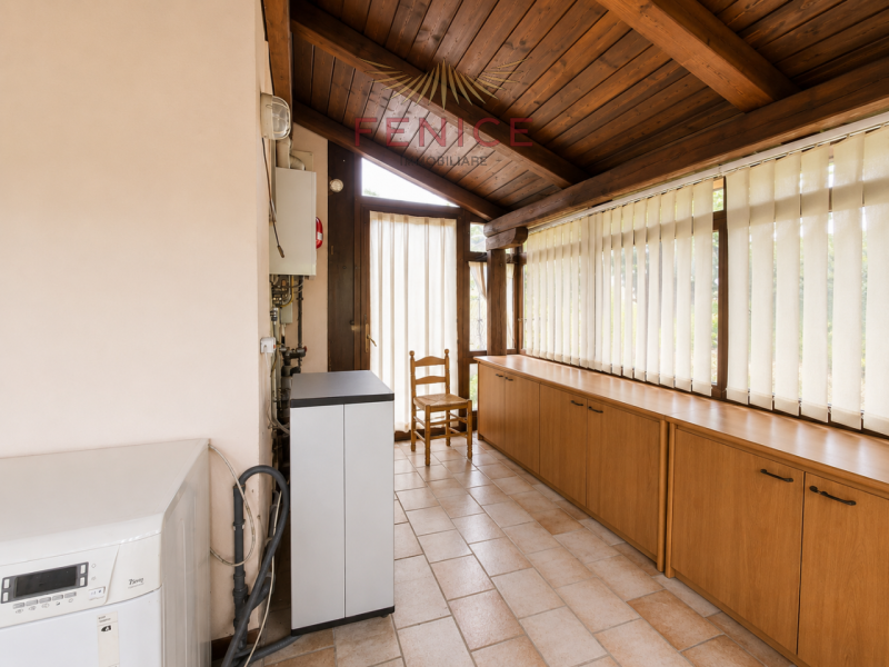 Noi di Fenice Immobiliare proponiamo una splendida schiera di testa indipendente con scoperto pri...