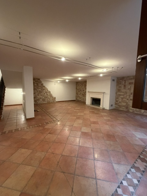 Noventa Padovana: Vendesi Villa di circa 400 mq in classe A1 con depandance entrambe ristrutturat...