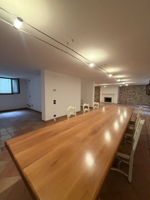 Noventa Padovana: Vendesi Villa di circa 400 mq in classe A1 con depandance entrambe ristrutturat...