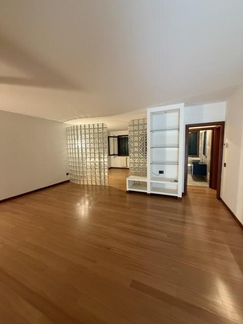 Noventa Padovana: Vendesi Villa di circa 400 mq in classe A1 con depandance entrambe ristrutturat...