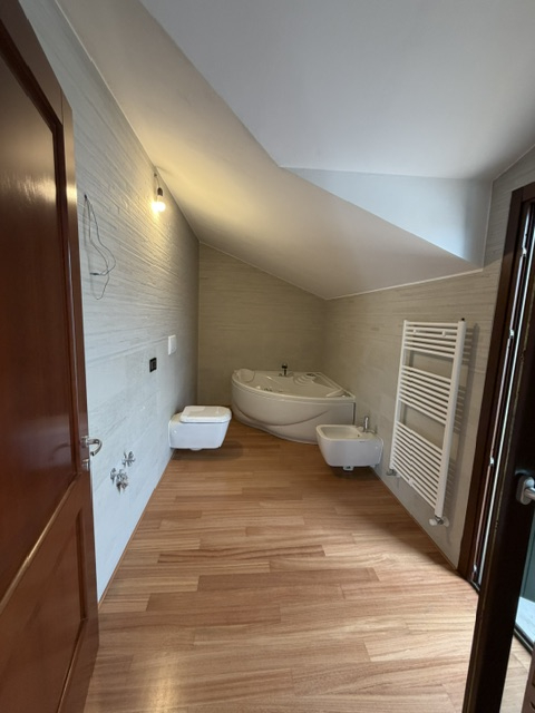 Noventa Padovana: Vendesi Villa di circa 400 mq in classe A1 con depandance entrambe ristrutturat...