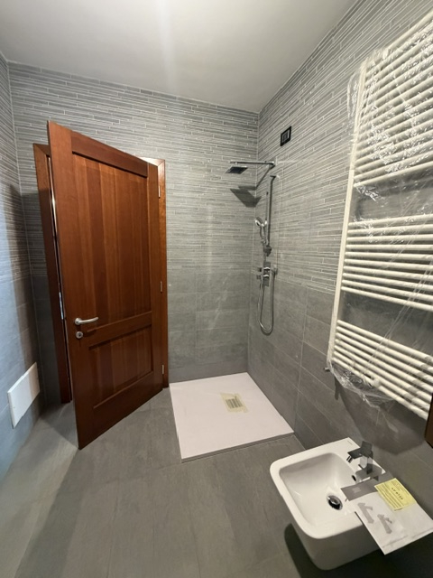 Noventa Padovana: Vendesi Villa di circa 400 mq in classe A1 con depandance entrambe ristrutturat...