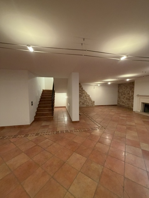 Noventa Padovana: Vendesi Villa di circa 400 mq in classe A1 con depandance entrambe ristrutturat...