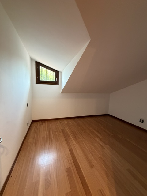 Noventa Padovana: Vendesi Villa di circa 400 mq in classe A1 con depandance entrambe ristrutturat...