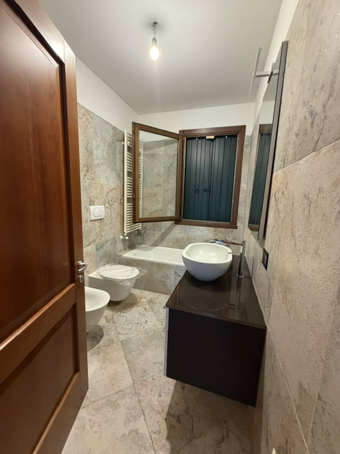 Noventa Padovana: Vendesi Villa di circa 400 mq in classe A1 con depandance entrambe ristrutturat...