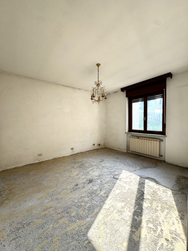 BICAMERE CON VISTA PANORAMICA 

Per info e appuntamenti Sogno Immobiliare Colceresa via Marconi, ...