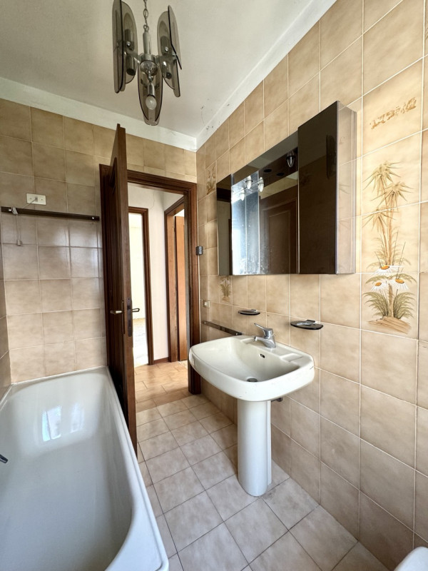 BICAMERE CON VISTA PANORAMICA 

Per info e appuntamenti Sogno Immobiliare Colceresa via Marconi, ...