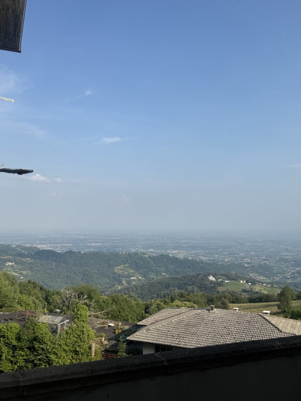 BICAMERE CON VISTA PANORAMICA 

Per info e appuntamenti Sogno Immobiliare Colceresa via Marconi, ...