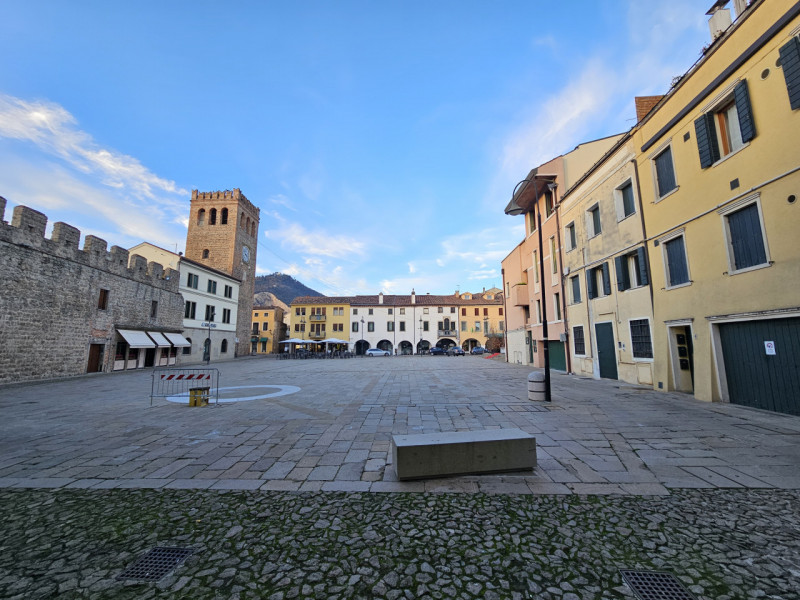 In centro a Monselice, proponiamo in vendita un'interessante opportunità per chi desidera avviare...
