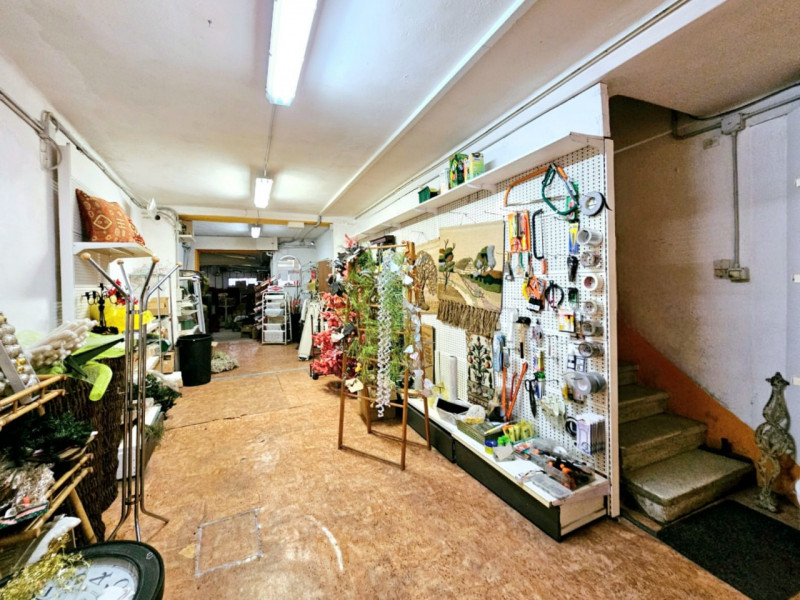 In centro a Monselice, proponiamo in vendita un'interessante opportunità per chi desidera avviare...