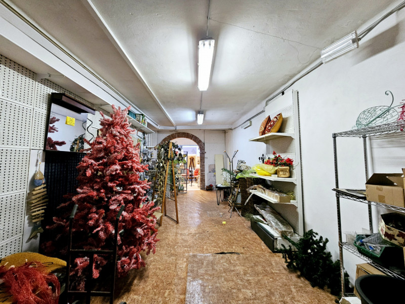 In centro a Monselice, proponiamo in vendita un'interessante opportunità per chi desidera avviare...