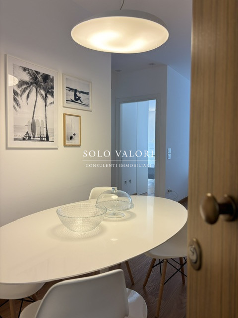 ESCLUSIVO APPARTAMENTO VISTA MARE COMPLETAMENTE RISTRUTTURATO A DUE PASSI DA PIAZZA MAZZINI

Se s...