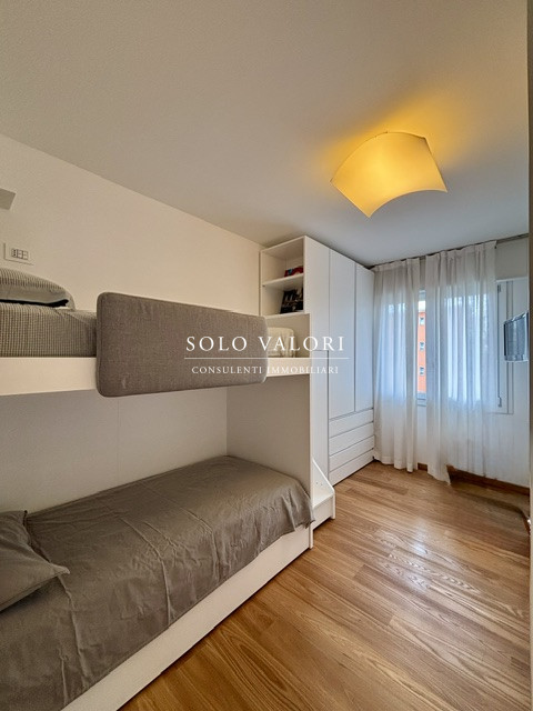 ESCLUSIVO APPARTAMENTO VISTA MARE COMPLETAMENTE RISTRUTTURATO A DUE PASSI DA PIAZZA MAZZINI

Se s...