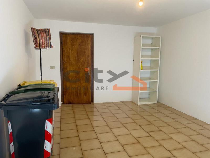 In tranquilla zona residenziale comoda ai principali servizi, proponiamo in locazione APPARTAMENT...