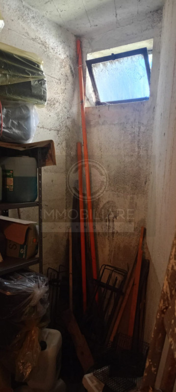 IN ZONA SEMICENTRALE DI ARSIERO PROPONIAMO UN GRAZIOSO IMMOBILE SITO AL PIANO SECONDO IN CONTESTO...