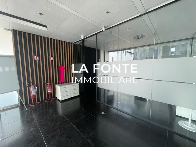 Nel cuore pulsante del business padovano, vi presentiamo un'opportunità imperdibile: un ufficio d...