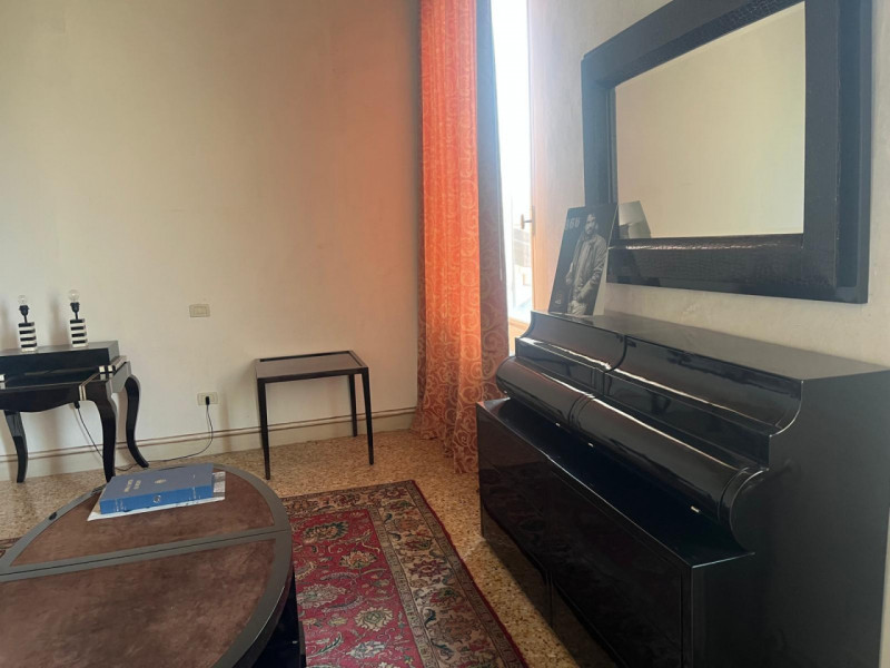 UBICAZIONE E CONTESTO
Nel comune di Camisano Vicentino, in una posizione tranquilla e riservata, ...