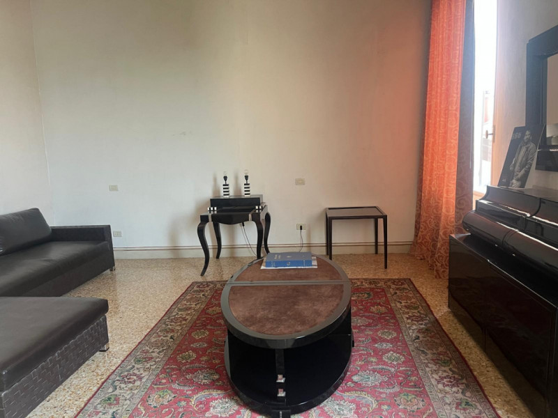 UBICAZIONE E CONTESTO
Nel comune di Camisano Vicentino, in una posizione tranquilla e riservata, ...