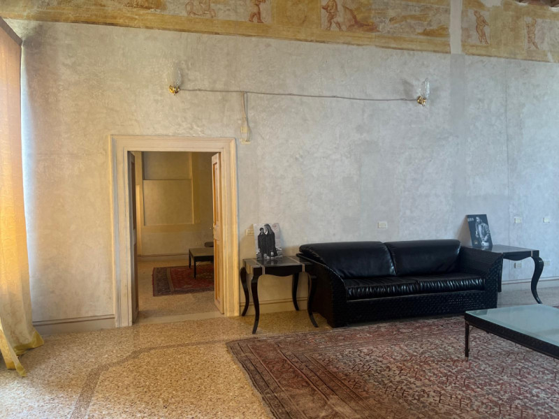 UBICAZIONE E CONTESTO
Nel comune di Camisano Vicentino, in una posizione tranquilla e riservata, ...
