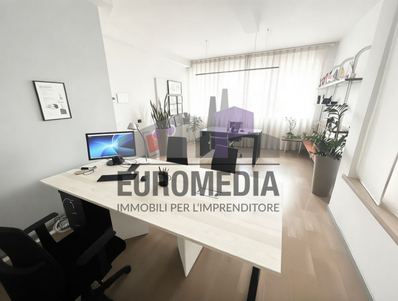 SAN BONIFACIO: Statale 11; Rif. 1564_c_ANTONIO – Per informazioni: 338.4892021
EUROMEDIA propone ...