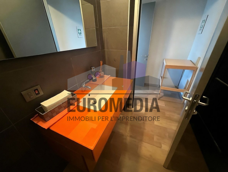 SAN BONIFACIO: Statale 11; Rif. 1564_c_ANTONIO – Per informazioni: 338.4892021
EUROMEDIA propone ...