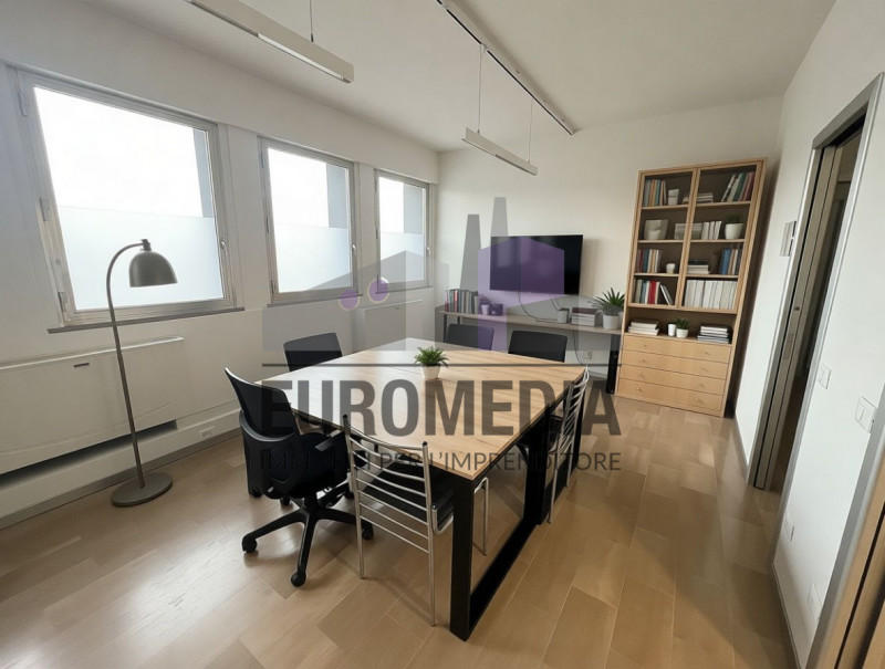 SAN BONIFACIO: Statale 11; Rif. 1564_c_ANTONIO – Per informazioni: 338.4892021
EUROMEDIA propone ...