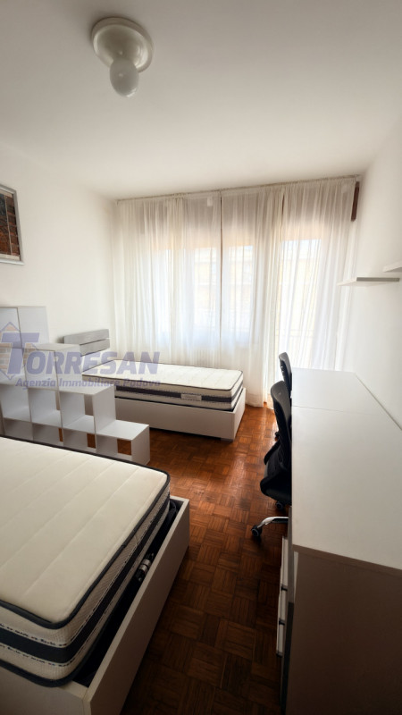 ARCELLA SAN CARLO APPARTAMENTO CON 3 POSTI LETTO PER STUDENTI, RISTRUTTURATO CON MOBILI NUOVI.

D...