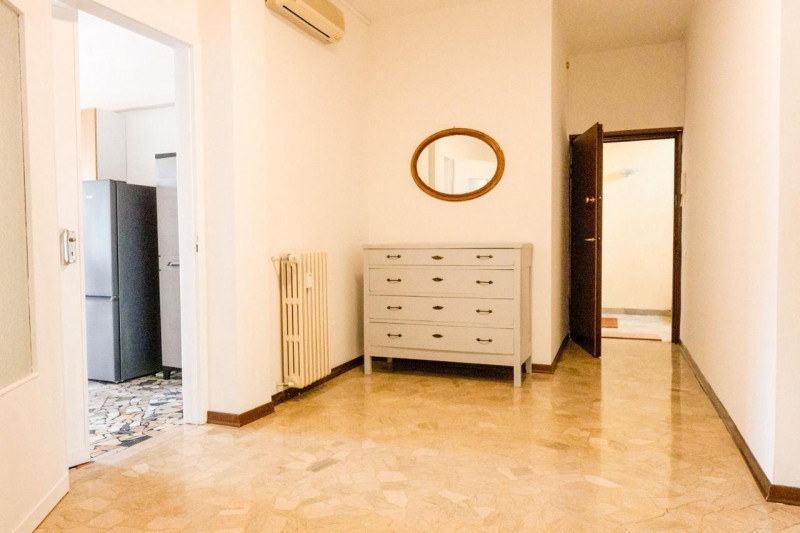 TRICAMERE CON TERRAZZA ABITABILE E GARAGE A SAN BORTOLO. EURO 179.000 ARREDATO. CODICE 4615. LE V...