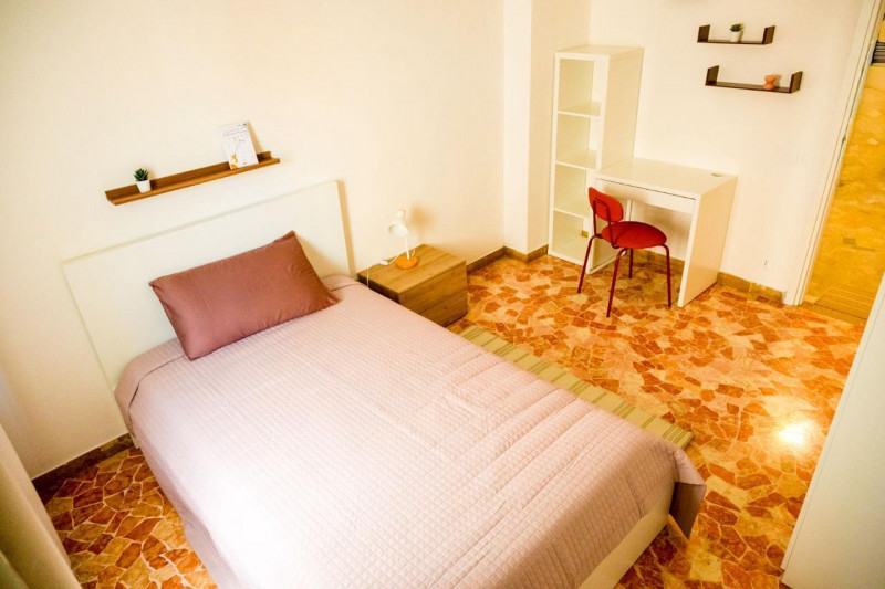 TRICAMERE CON TERRAZZA ABITABILE E GARAGE A SAN BORTOLO. EURO 179.000 ARREDATO. CODICE 4615. LE V...
