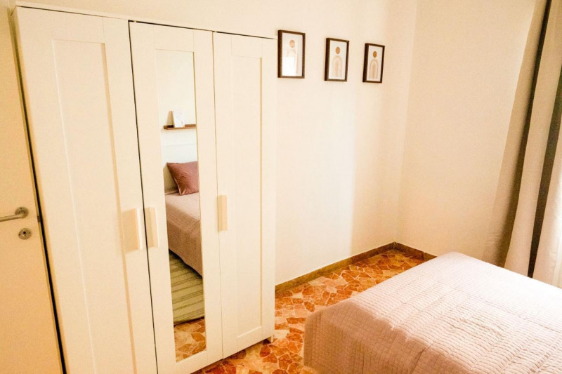 TRICAMERE CON TERRAZZA ABITABILE E GARAGE A SAN BORTOLO. EURO 179.000 ARREDATO. CODICE 4615. LE V...