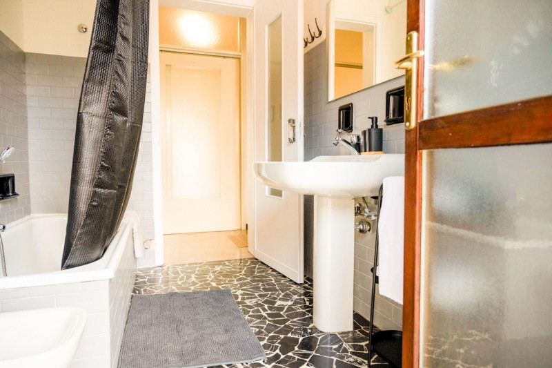 TRICAMERE CON TERRAZZA ABITABILE E GARAGE A SAN BORTOLO. EURO 179.000 ARREDATO. CODICE 4615. LE V...