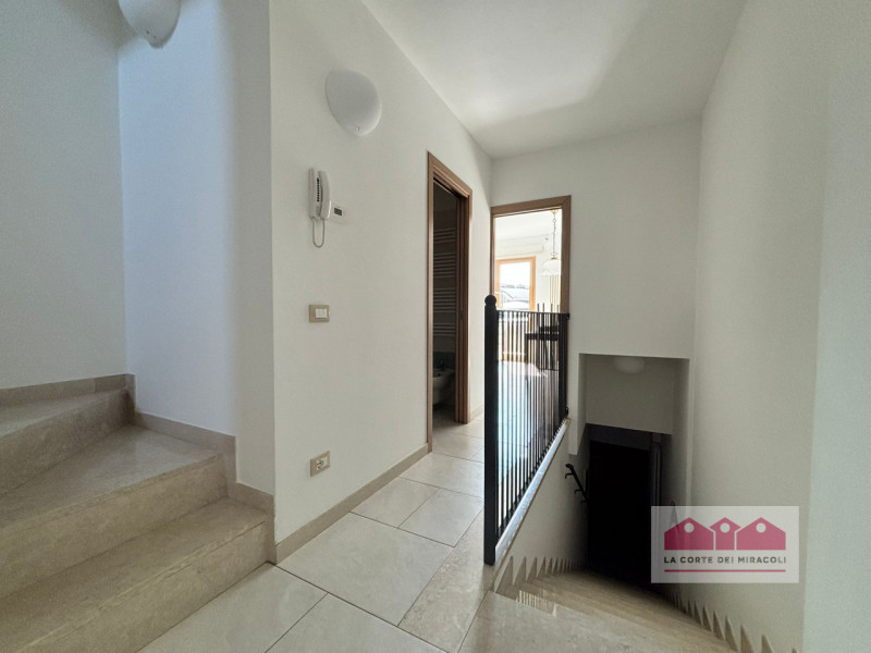 VICENZA: AFFASCINANTE APPARTAMENTO IN ZONA VIALE TRIESTE - RICHIESTA EURO 850 RIF. 2276

Proponia...