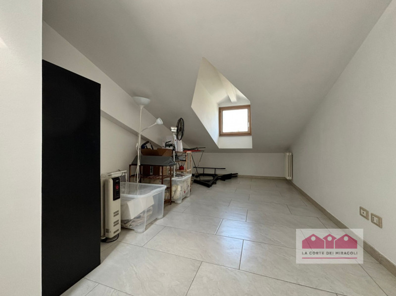 VICENZA: AFFASCINANTE APPARTAMENTO IN ZONA VIALE TRIESTE - RICHIESTA EURO 850 RIF. 2276

Proponia...